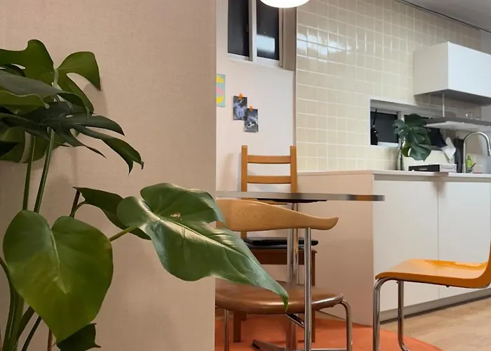 3 Private Sun Yudo Station 4 Minutes Dangsan Station 6 Minutes Hongdae Kimpo Airport Yeouido Yeongdeungpo-gu Hangang Park Sensational 8 People *